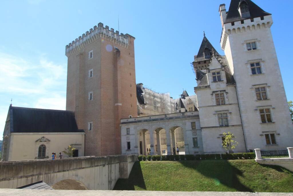 Quartier Historique Du Chateau Bel Appt Meuble โป ภายนอก รูปภาพ