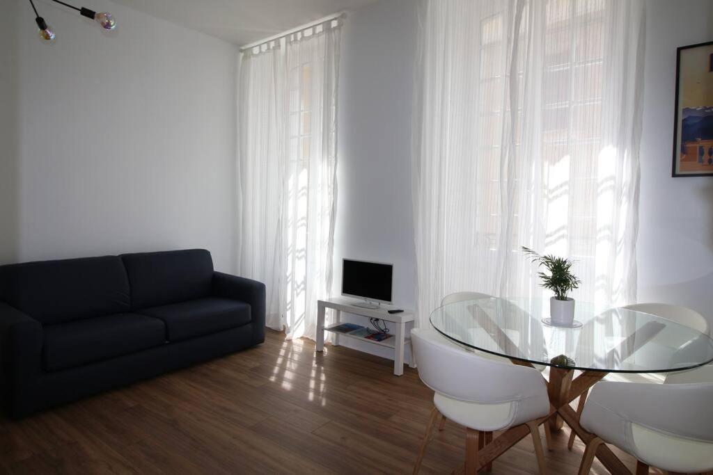Quartier Historique Du Chateau Bel Appt Meuble โป ภายนอก รูปภาพ